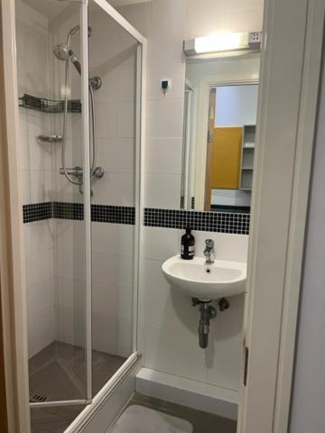 Kings Cross Apartment *